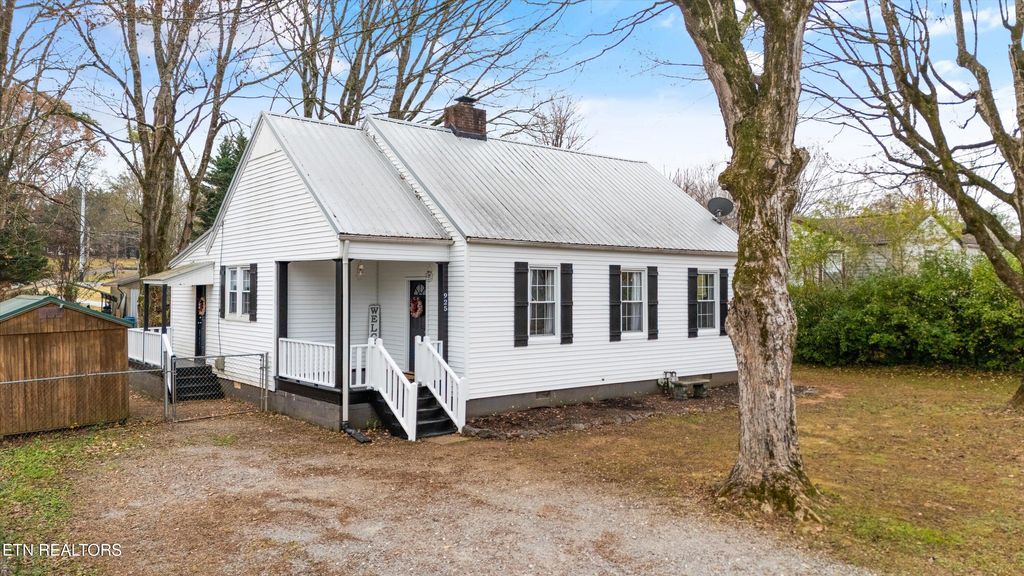 Photo of 925 Barnabas St, Athens, TN 37303 (MLS # 1322612)