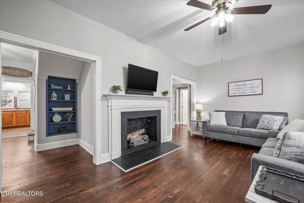 Photo of 925 Barnabas St, Athens, TN 37303 (MLS # 1322612)