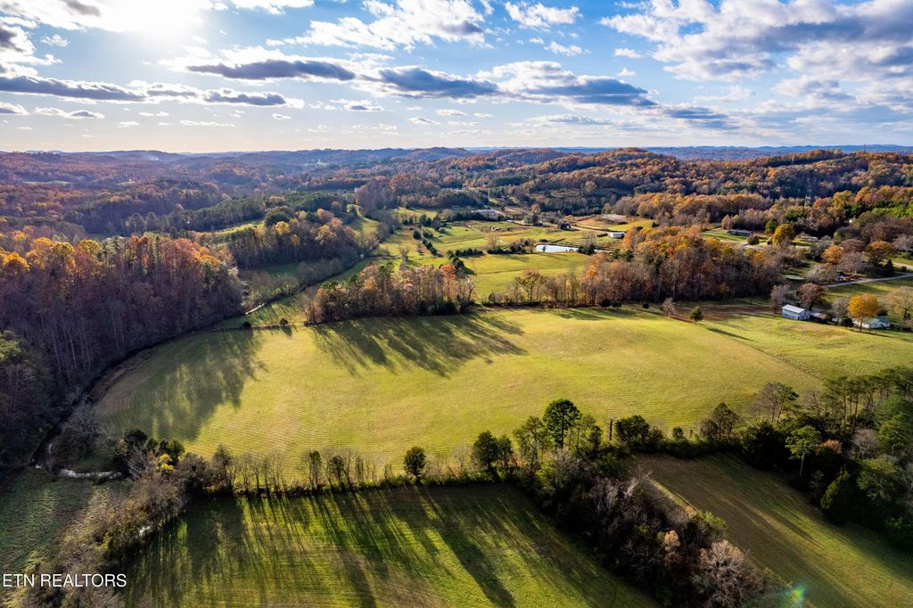 Photo of 1033 Oscar Best Rd, Maryville, TN 37803 (MLS # 1331291)