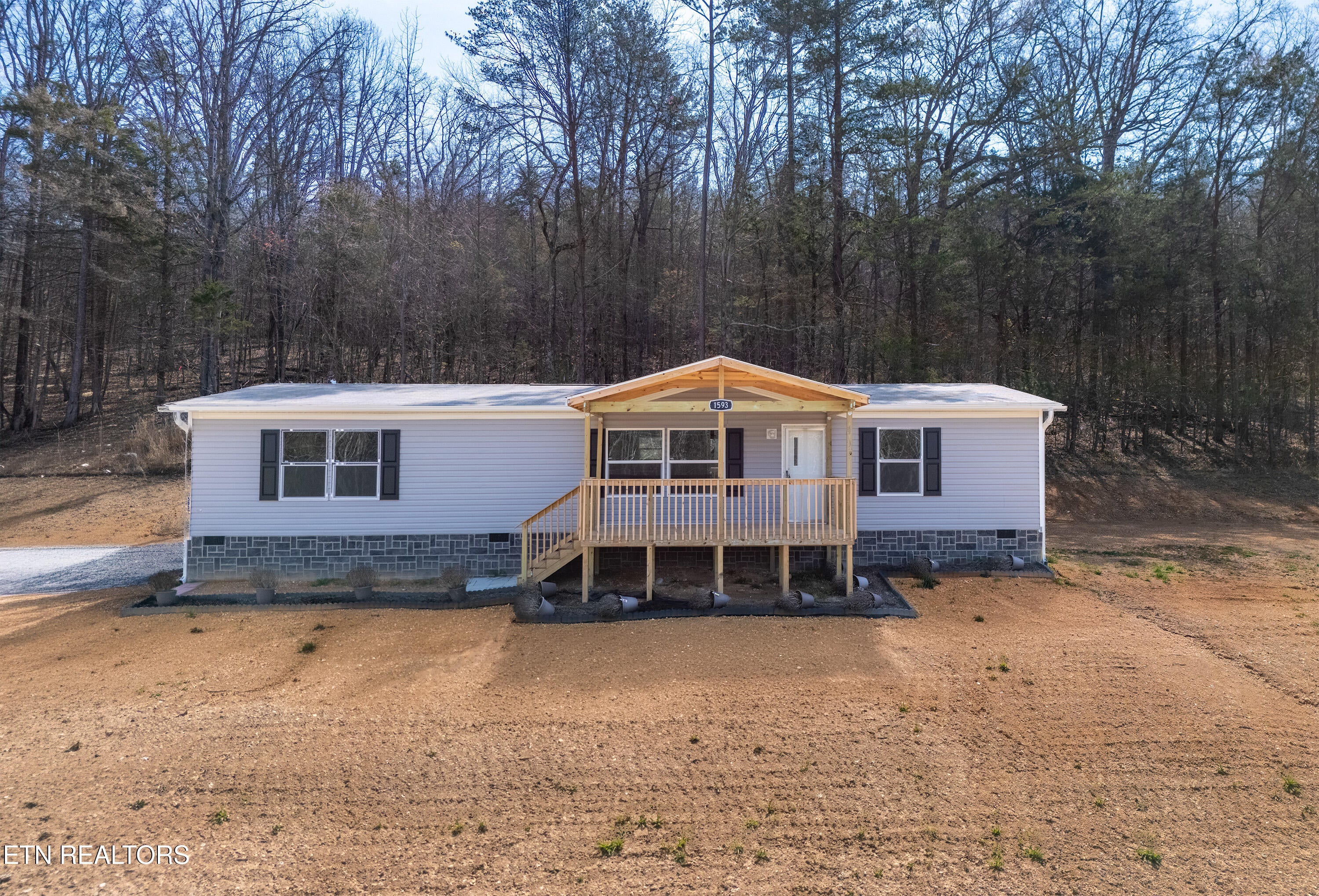 1593 Sweetwater Rd