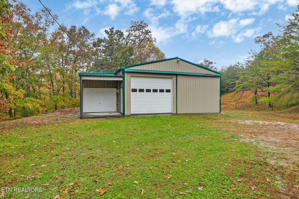 Photo of 374 Morgan County Hwy, Harriman, TN 37748 (MLS # 1321350)