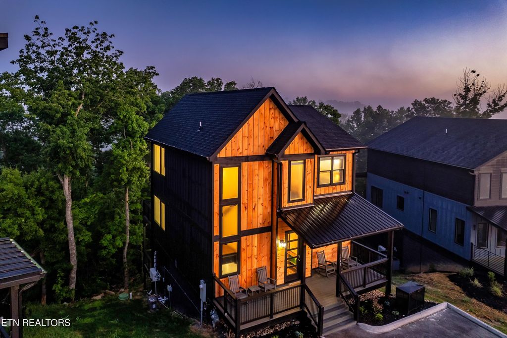 Photo of 1341 Reedmont Way, Sevierville, TN 37876 (MLS # 1340255)