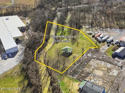 Tiny photo for 1008 N Main St, Sweetwater, TN 37874 (MLS # 1330349)