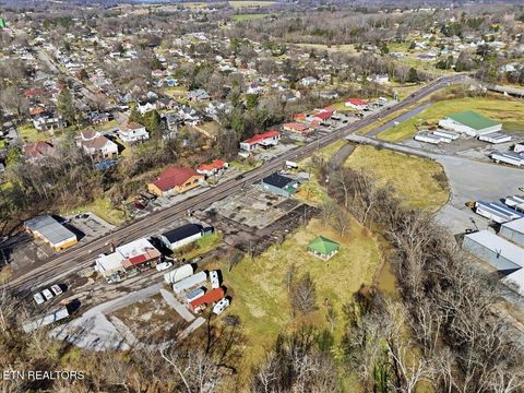 Tiny photo for 1008 N Main St, Sweetwater, TN 37874 (MLS # 1330349)