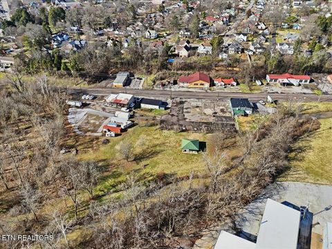 Tiny photo for 1008 N Main St, Sweetwater, TN 37874 (MLS # 1330349)