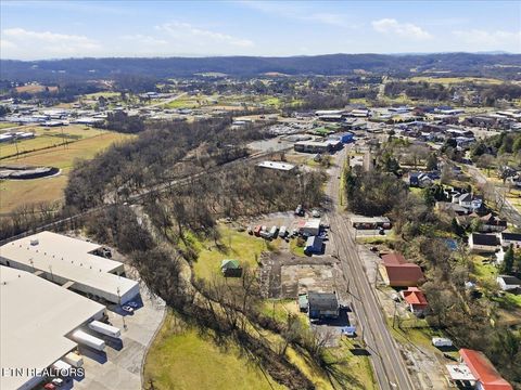 Tiny photo for 1008 N Main St, Sweetwater, TN 37874 (MLS # 1330349)