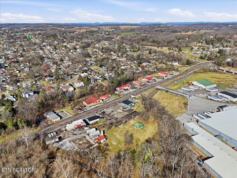 Tiny photo for 1008 N Main St, Sweetwater, TN 37874 (MLS # 1330349)