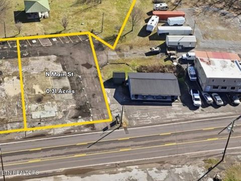 Tiny photo for 1008 N Main St, Sweetwater, TN 37874 (MLS # 1330349)