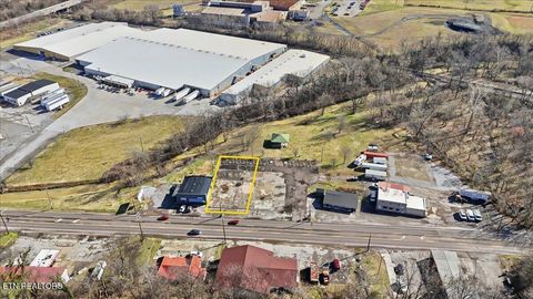 Tiny photo for 1008 N Main St, Sweetwater, TN 37874 (MLS # 1330349)