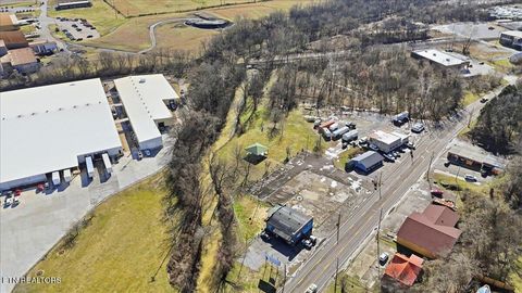 Tiny photo for 1008 N Main St, Sweetwater, TN 37874 (MLS # 1330349)