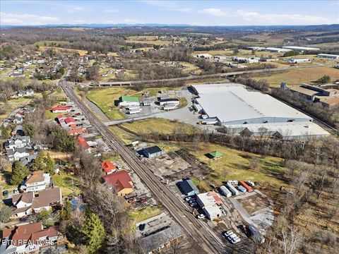 Tiny photo for 1008 N Main St, Sweetwater, TN 37874 (MLS # 1330349)