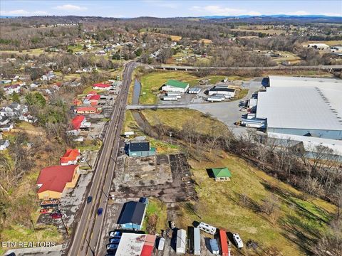 Tiny photo for 1008 N Main St, Sweetwater, TN 37874 (MLS # 1330349)