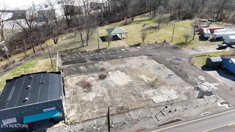 Tiny photo for 1008 N Main St, Sweetwater, TN 37874 (MLS # 1330349)