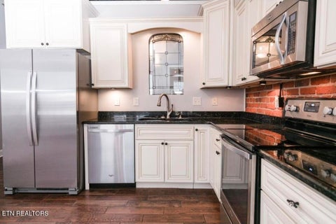 Tiny photo for 115 E Harper Ave, Maryville, TN 37804 (MLS # 1360057)
