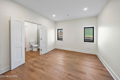 Tiny photo for 131 W Anderson Ave #302, Knoxville, TN 37917 (MLS # 1327032)