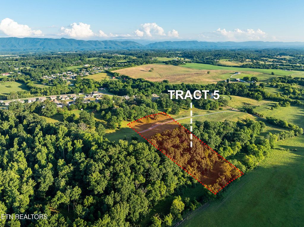 Photo of 827 Franklin Crossing, Maryville, TN 37804 (MLS # 1326736)