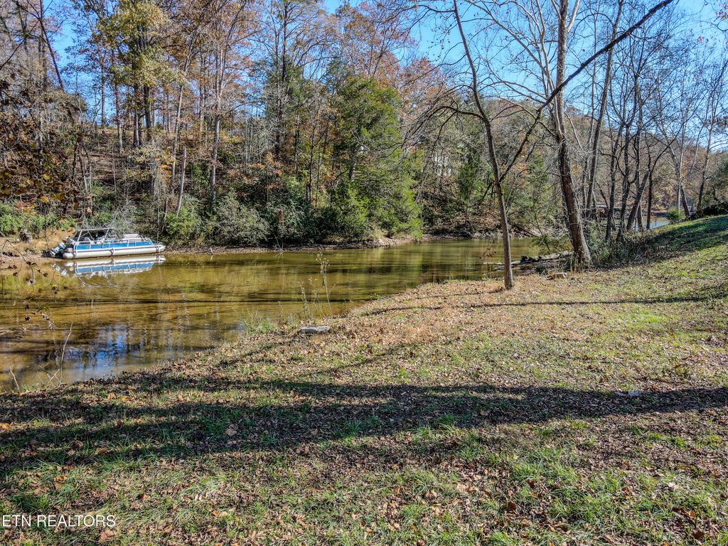 Photo of 165 Rebel Rd, Harriman, TN 37748 (MLS # 1321903)