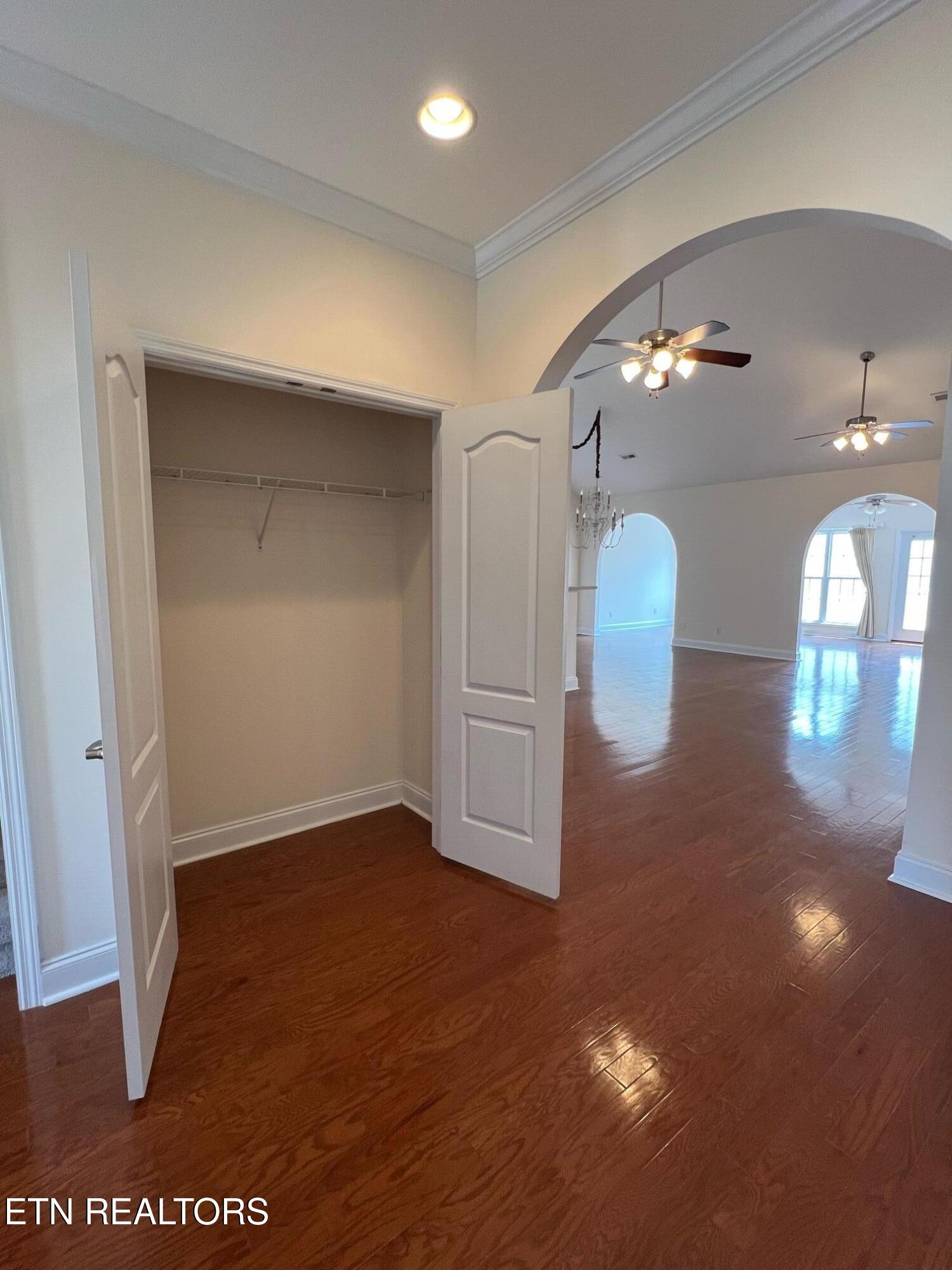 812 Fountain View Way