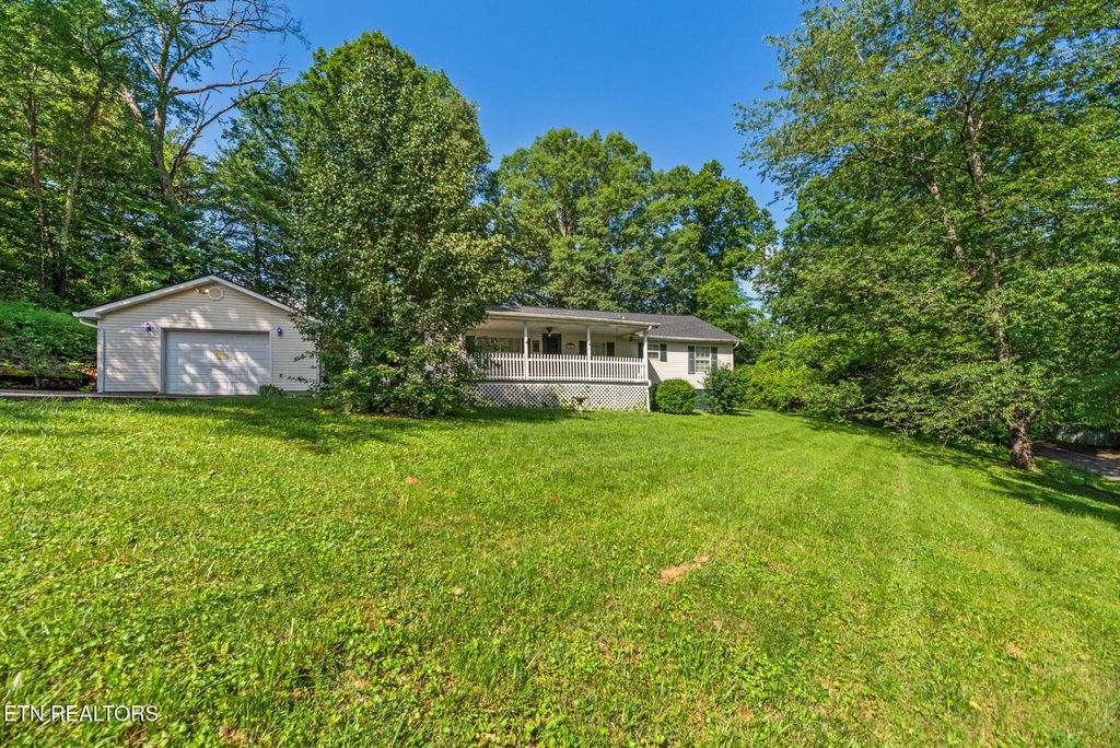 Photo of 348 Beechwood Lane, Clinton, TN 37716 (MLS # 1302129)