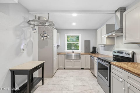 Tiny photo for 4634 Nails Creek Rd, Rockford, TN 37853 (MLS # 1355957)
