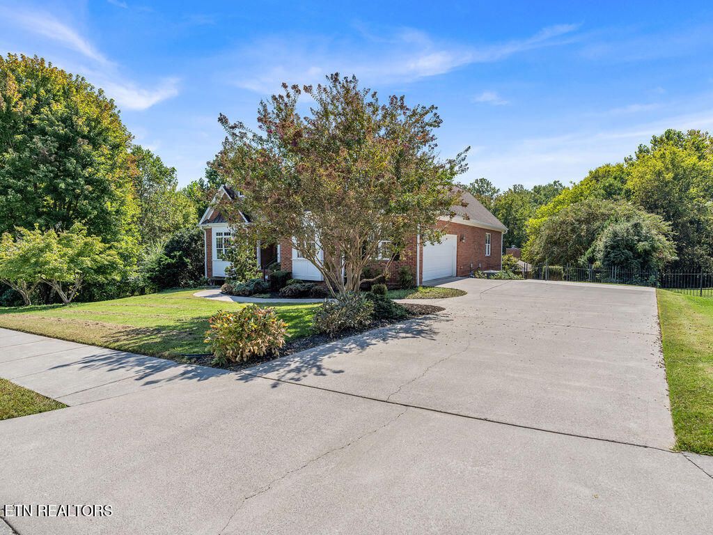 Photo of 1153 Brighton Drive, Alcoa, TN 37701 (MLS # 1315721)