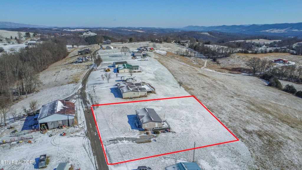 Photo of 758 Grassy Hollow Rd, Tazewell, TN 37879 (MLS # 1328798)