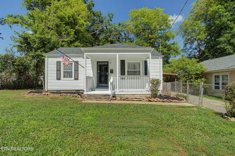 Photo of 3210 Dempster St, Knoxville, TN 37917 (MLS # 1348992)