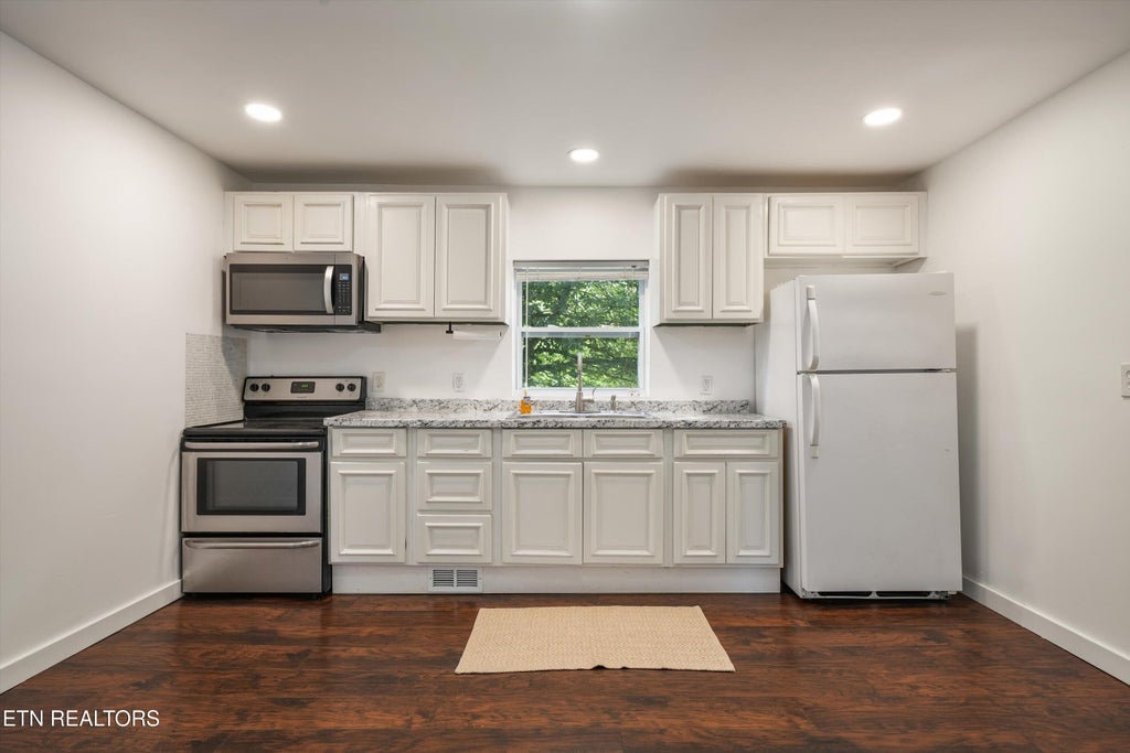 Photo of 1760 McClung Ave, Knoxville, TN 37920 (MLS # 1355144)