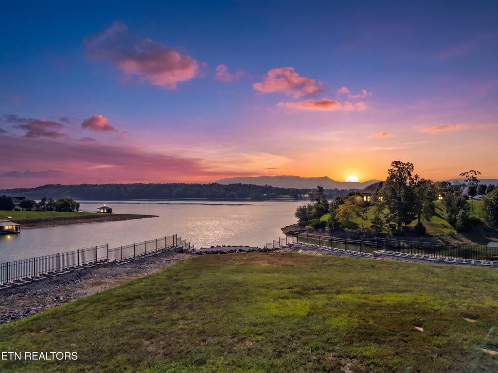 Photo of 186 Scenic Shores Drive, Dandridge, TN 37725 (MLS # 1356134)