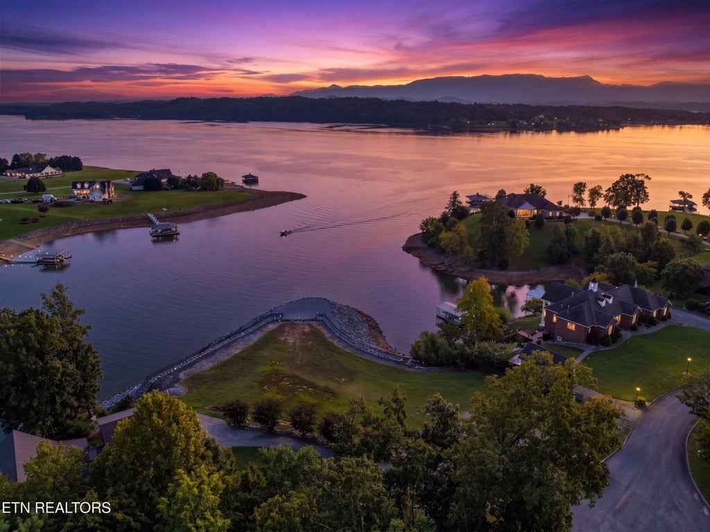 Photo of 186 Scenic Shores Drive, Dandridge, TN 37725 (MLS # 1356134)