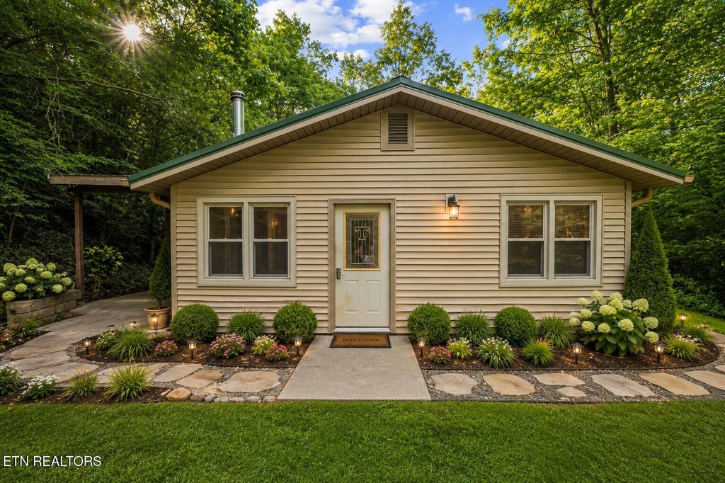 Photo of 324 Whaley Way, Sevierville, TN 37876 (MLS # 1348970)