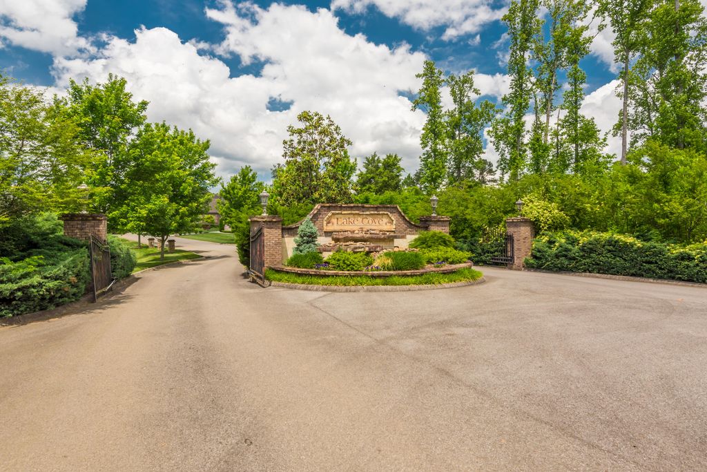 Photo of 1607 Yachtsman Way, Knoxville, TN 37922 (MLS # 1120965)