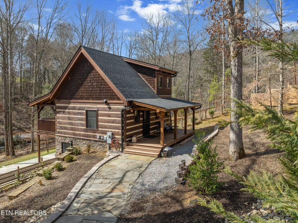 Photo of 151 Flynn Rd, Walland, TN 37886 (MLS # 1330469)