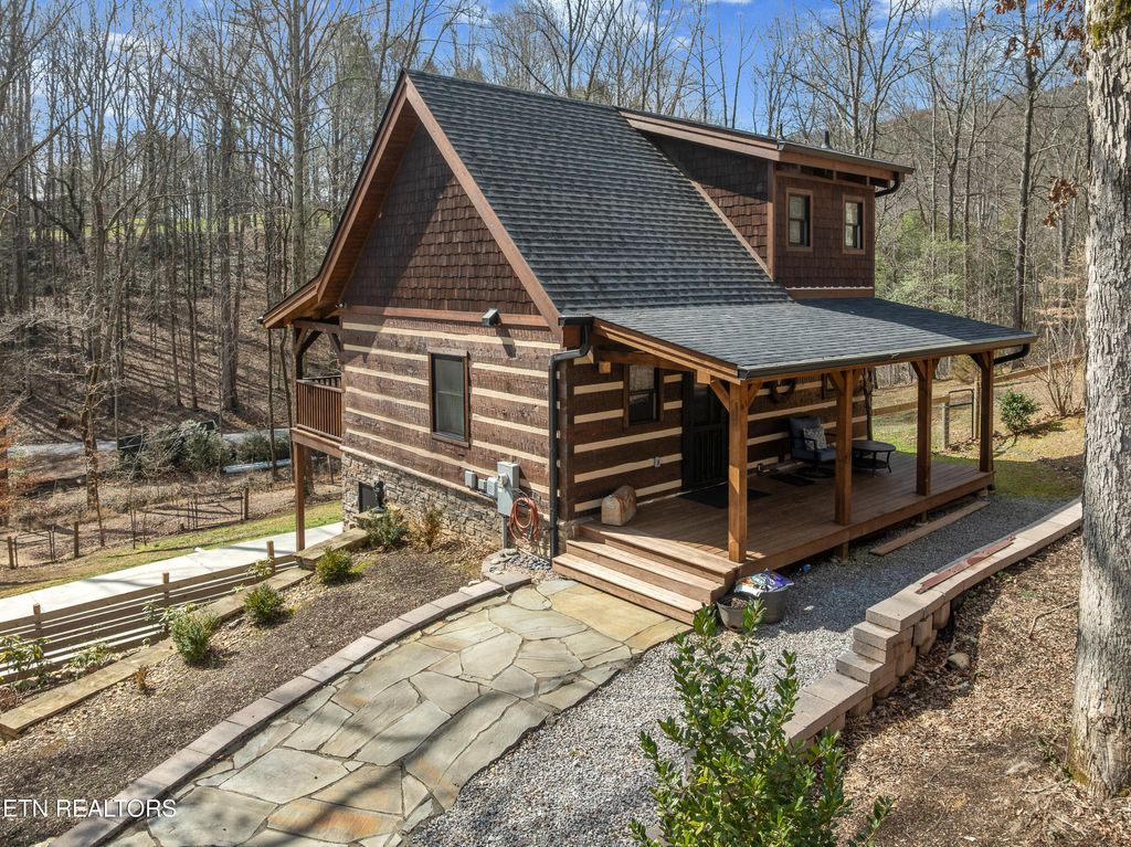 Photo of 151 Flynn Rd, Walland, TN 37886 (MLS # 1330469)