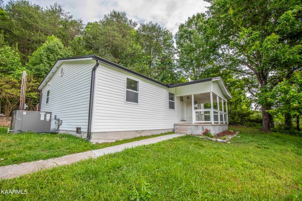 Photo of 4818 Hickory Valley Rd, Heiskell, TN 37754 (MLS # 1228802)