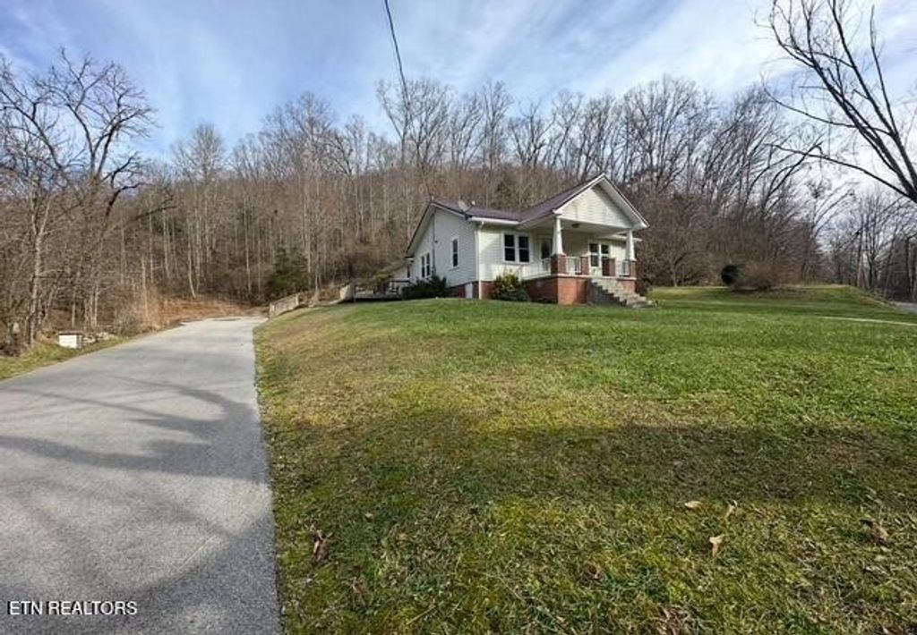Photo of 589 Old Nursery Rd, Rose Hill, VA 24281 (MLS # 1324676)