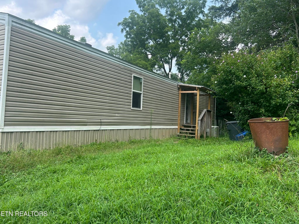 Photo of 112 Stiner Shores Rd, Sharps Chapel, TN 37866 (MLS # 1352157)