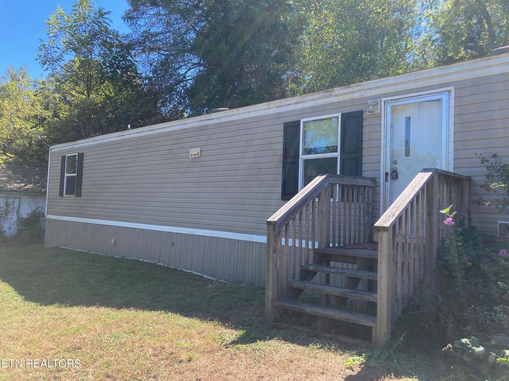 Photo of 112 Stiner Shores Rd, Sharps Chapel, TN 37866 (MLS # 1352157)