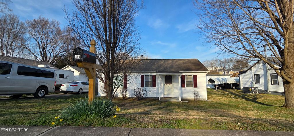 Photo of 404 N 5th St, Maryville, TN 37804 (MLS # 1331592)