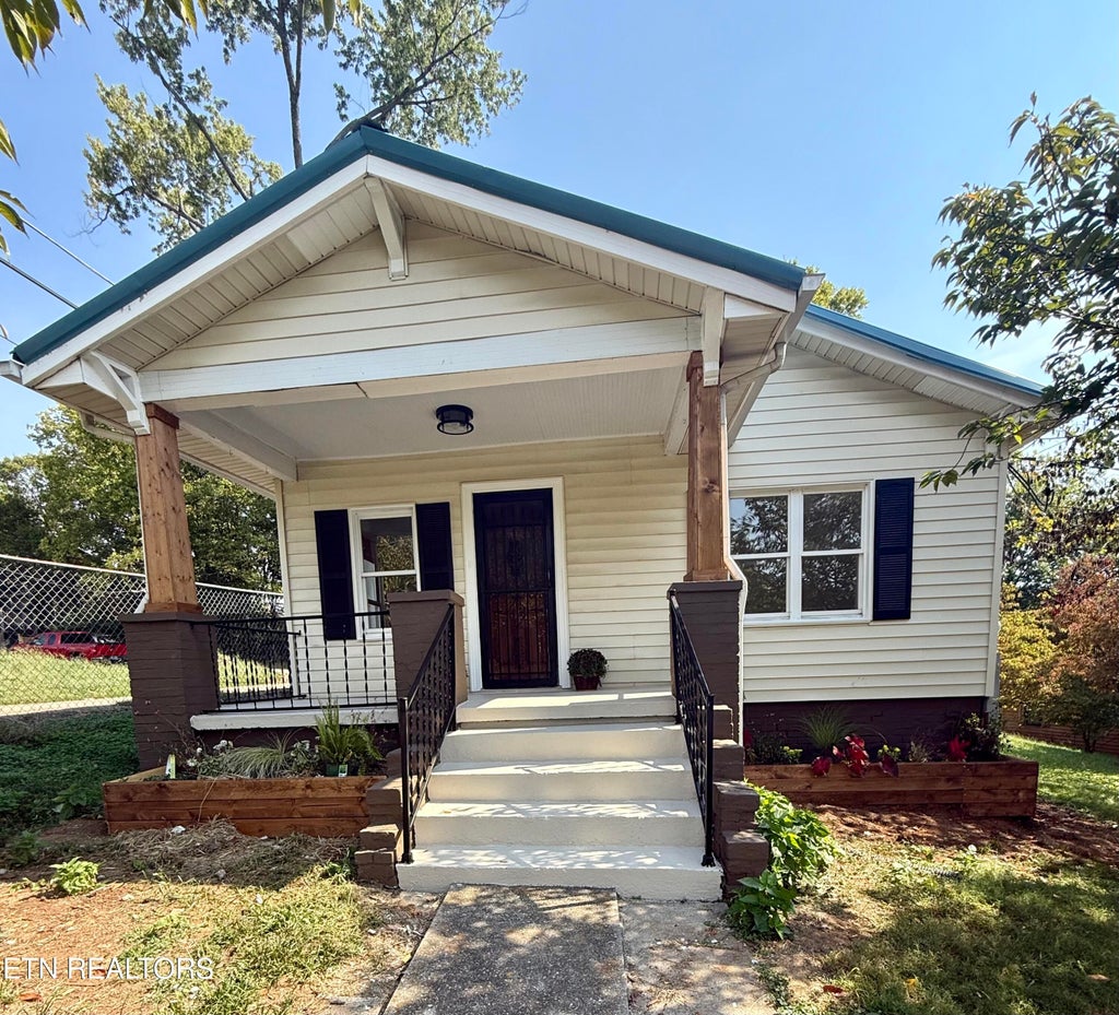 Photo of 910 Reed St, Knoxville, TN 37921 (MLS # 1353760)