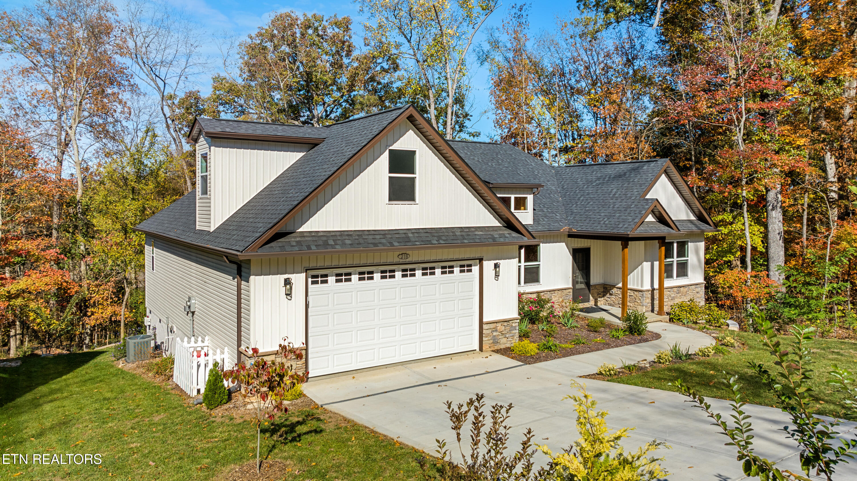 218 Mialaquo Circle