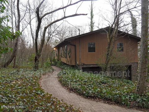 Photo of 126 Wendover Circle, Oak Ridge, TN 37830 (MLS # 1342906)