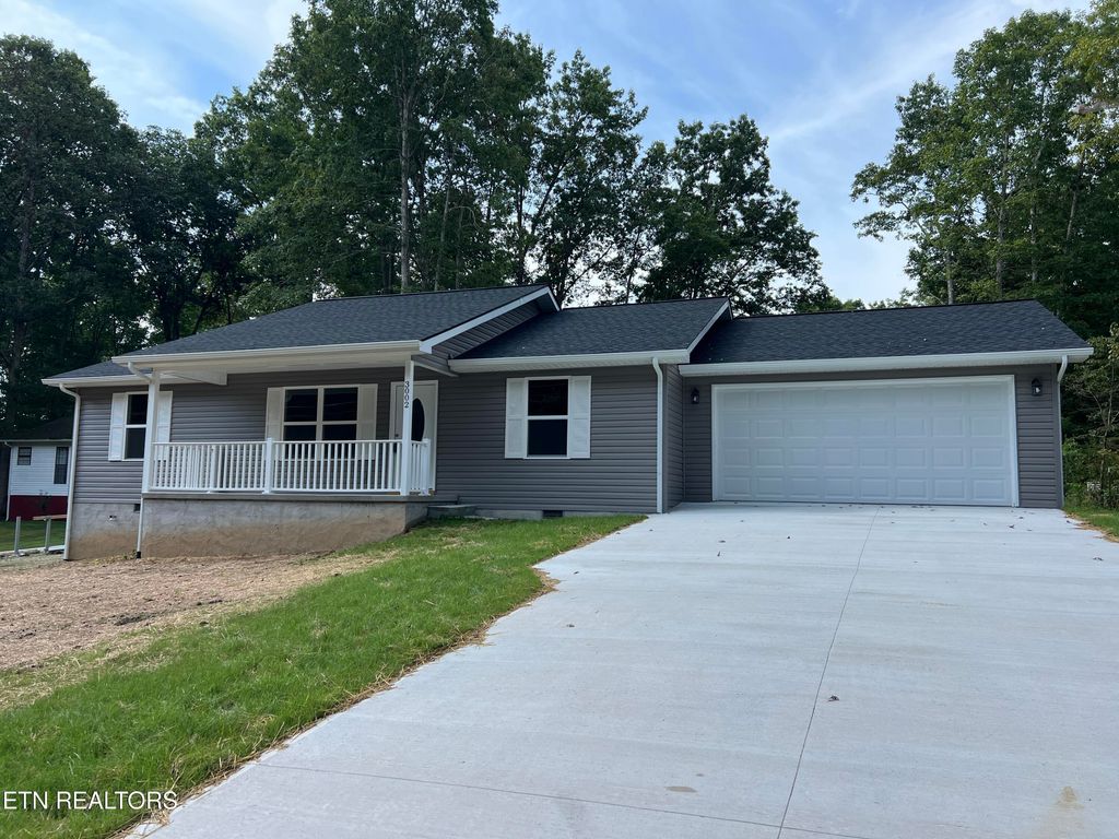 Photo of 3002 Manhato Rd, Crossville, TN 38572 (MLS # 1298408)