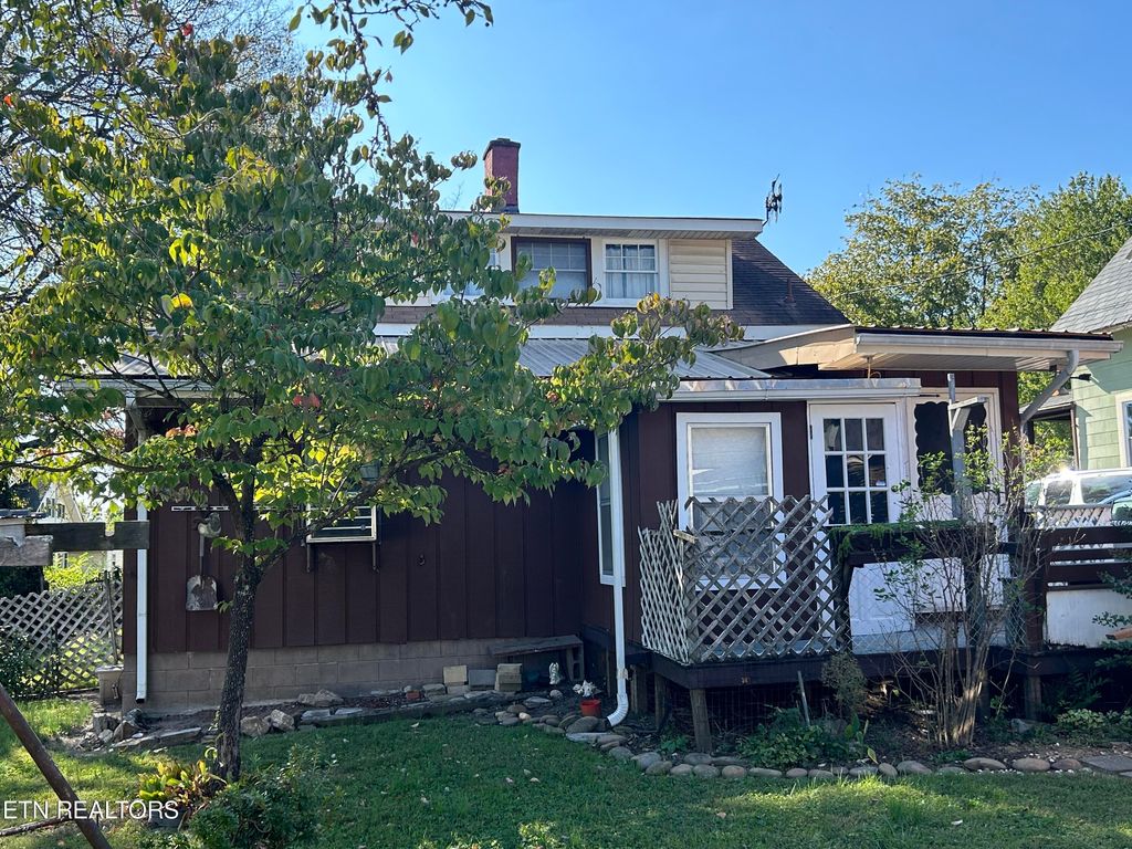 Photo of 1342 Perkins St, Alcoa, TN 37701 (MLS # 1279387)