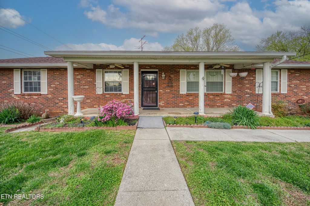 Photo of 421 Lupine Drive, Knoxville, TN 37924 (MLS # 1333982)