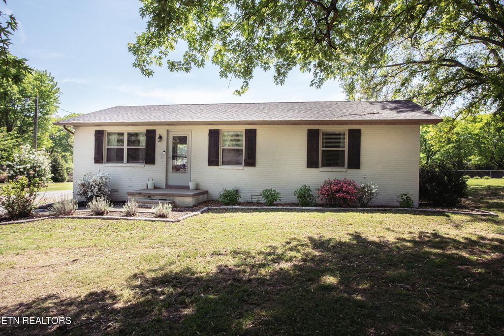 Photo of 3310 Melody Lane, Maryville, TN 37804 (MLS # 1337103)