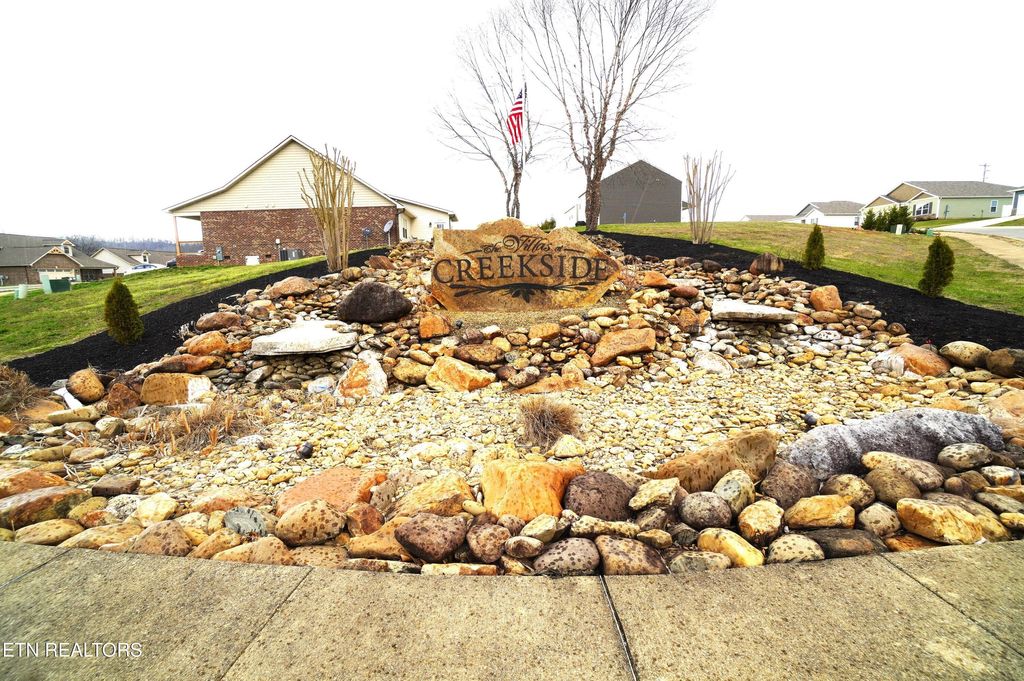 Photo of 3023 Creekside Villas Drive, Dandridge, TN 37725 (MLS # 1332696)