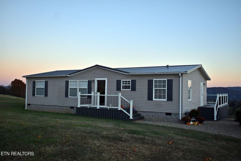 Photo of 758 Grassy Hollow Rd, Tazewell, TN 37879 (MLS # 1245004)