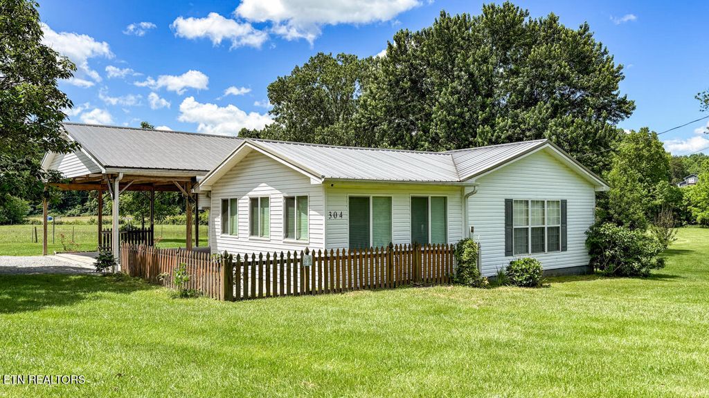 Photo of 304 Letory Rd, Wartburg, TN 37887 (MLS # 1264651)