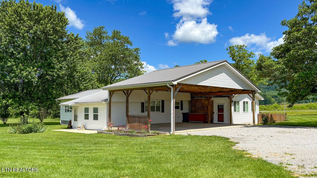 Photo of 304 Letory Rd, Wartburg, TN 37887 (MLS # 1264651)